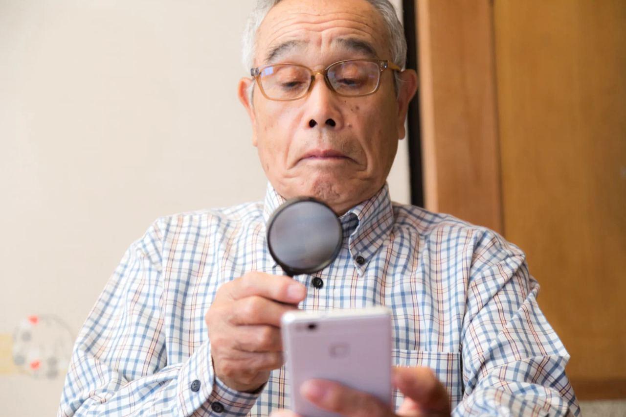 呼吸器の健康を気にする高齢者と穏やかな生活