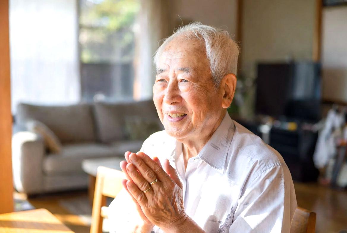 自宅で無理なく続けられる趣味をじっくり選ぶ70代女性の暮らし