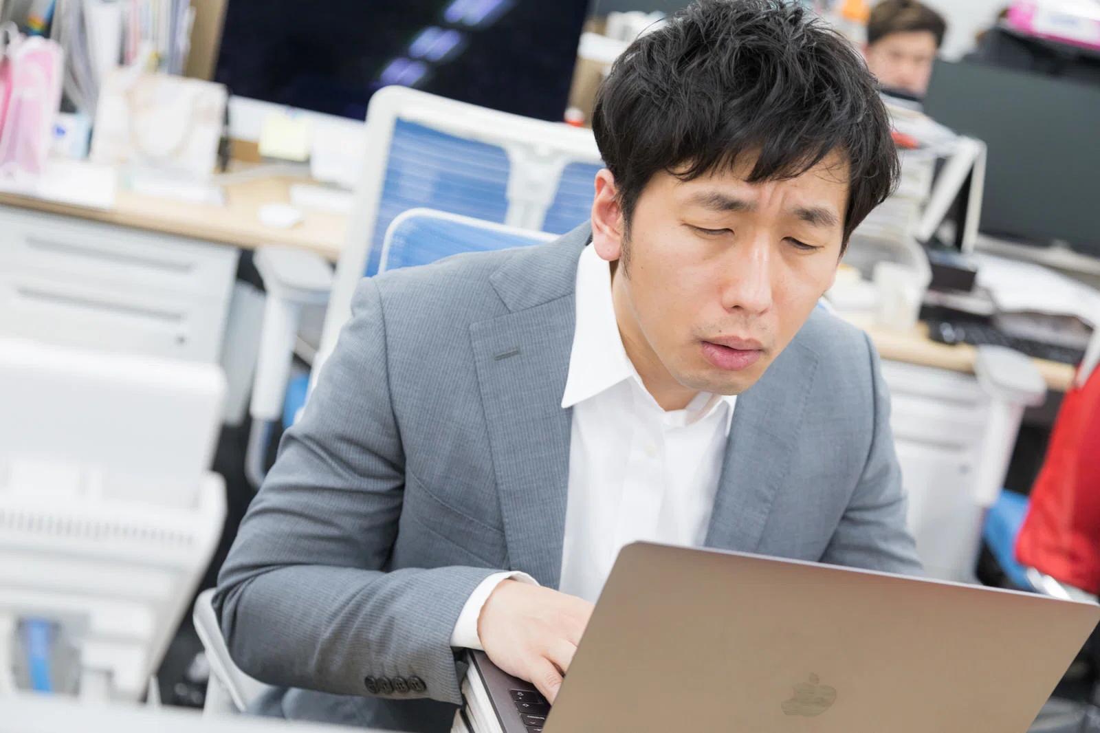 目元を温めてピント調節機能をサポートするイメージ