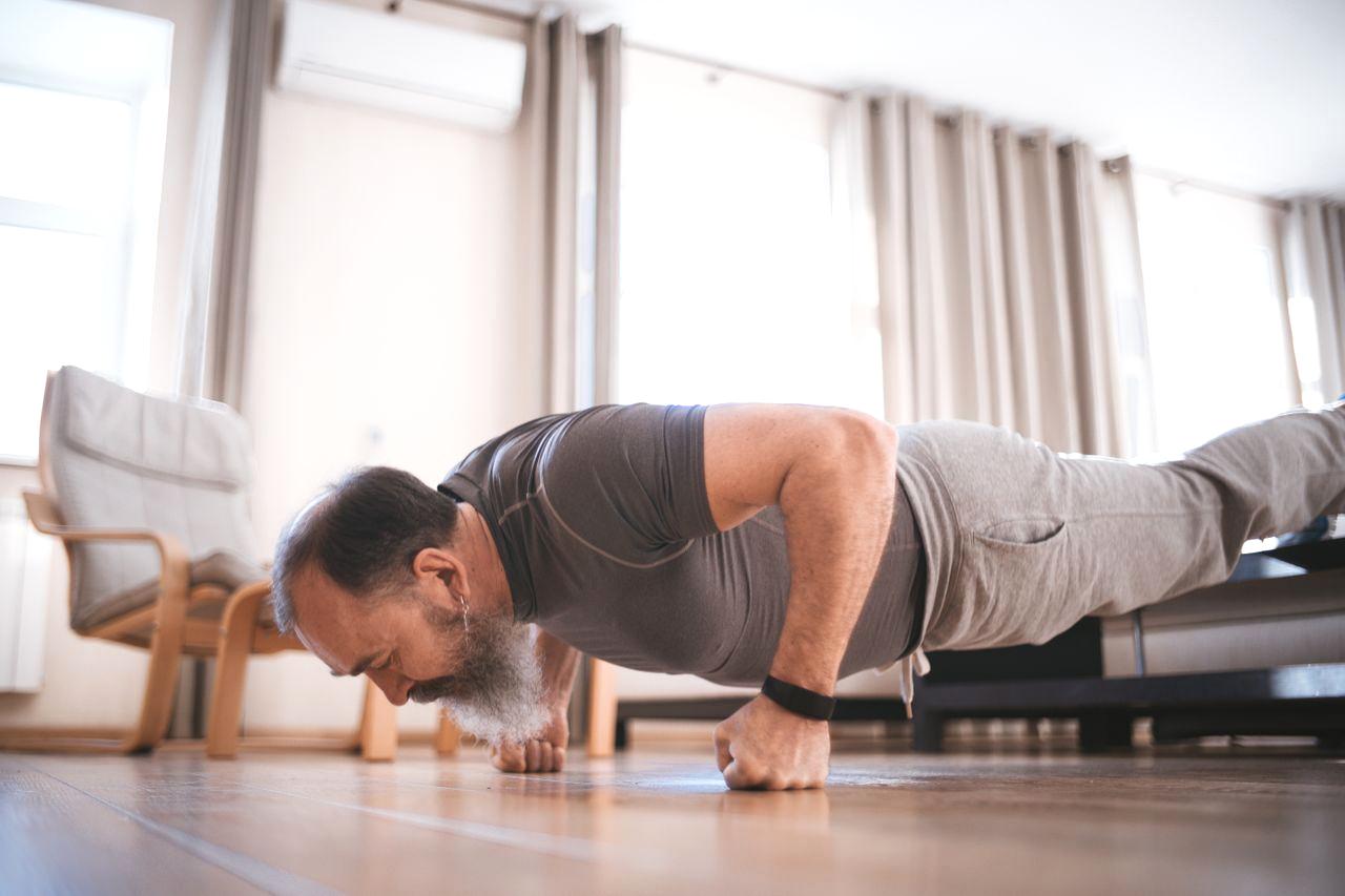 体力に合わせて選べる腕立て伏せのバリエーション