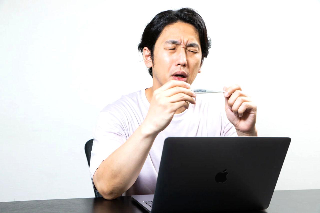 介護と仕事や家事の両立を意識して予定を整理する50代の暮らし