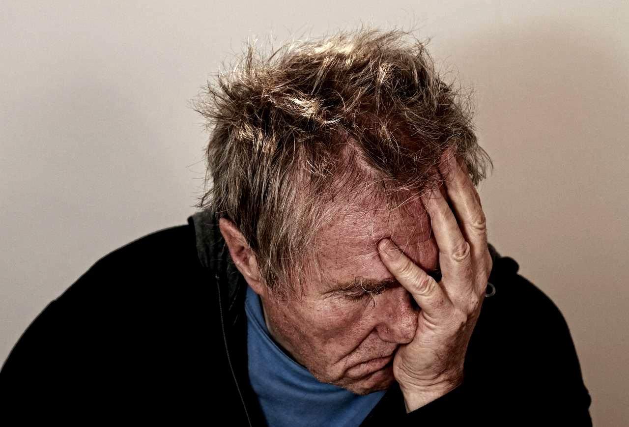 電話詐欺対策や見守りを意識するシニア世代